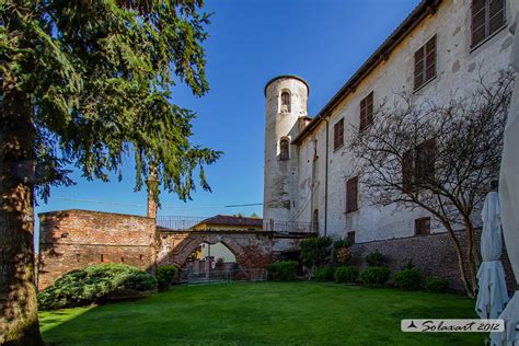 Foto panoramica del Castello Litta di Gambolò con allestimento esterno
