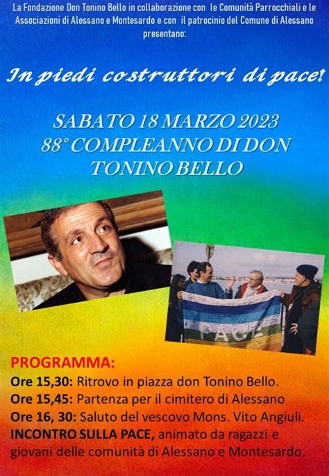 Don Tonino Bello con i fedeli in un momento di incontro