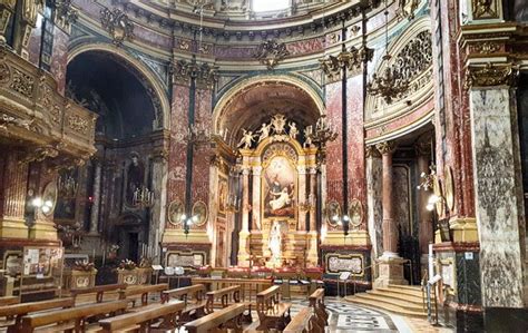Interno del Santuario della Consolata con l'Altare Maggiore