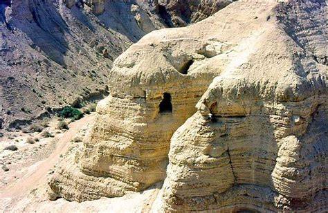 Mappa della regione del Mar Morto con indicazione delle grotte di Qumran