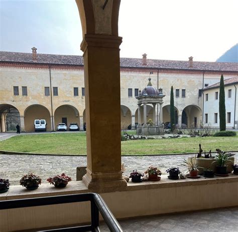 Interno di uno dei chiostri dell'Abbazia di Praglia