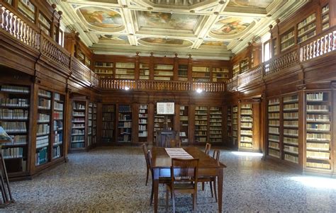 Antichi volumi nella Biblioteca dell'Abbazia di Praglia