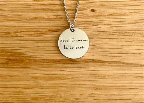 Collana d'oro con ciondolo personalizzato e incisione