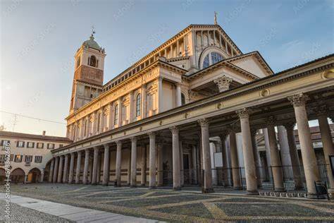 Foto della Cattedrale di Novara o stemma diocesano