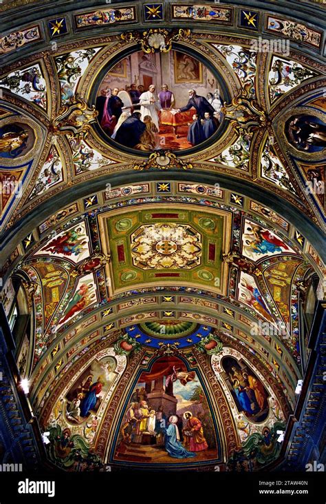 Dettaglio dell'affresco della Madonna del Rosario di Sebastiano Florii all'interno dell'Abbazia