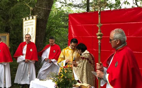 Confraternita del SS. Sacramento durante una processione