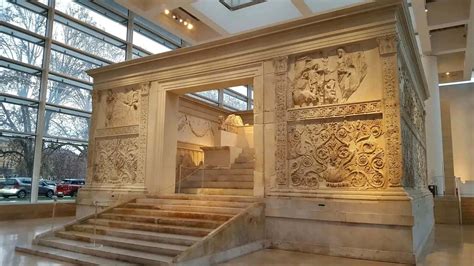 Ricostruzione dell'Ara Pacis di Augusto o altare votivo romano