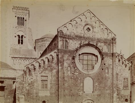Veduta d'insieme della facciata e del campanile della Chiesa di San Pietro ad Adrano