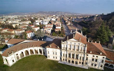 Foto panoramica delle architetture storiche religiose di Altavilla Vicentina