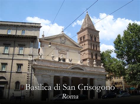 Dettaglio delle sculture e simboli Borghese sull'attico della Basilica di San Crisogono