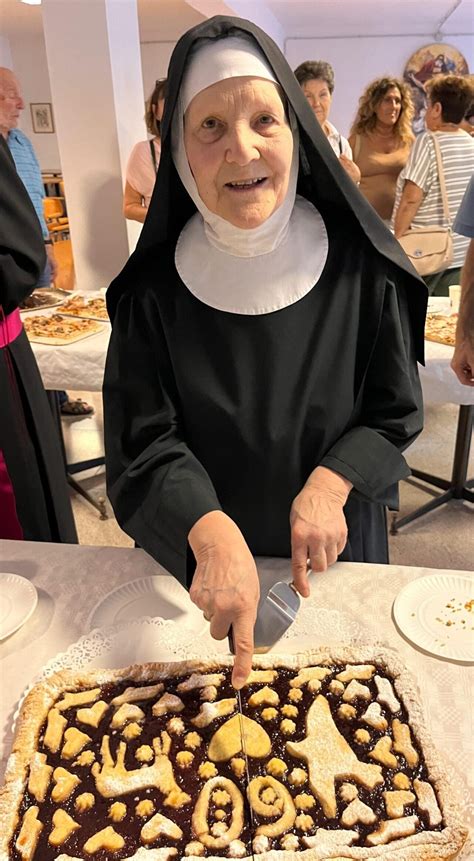 Ritratto fotografico di Suor Lucia dos Santos durante gli anni della sua vita monastica