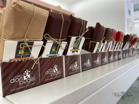 Foto del laboratorio di cioccolato della Cooperativa Don Puglisi a Modica