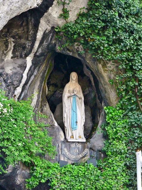 immagine della Madonna di Lourdes