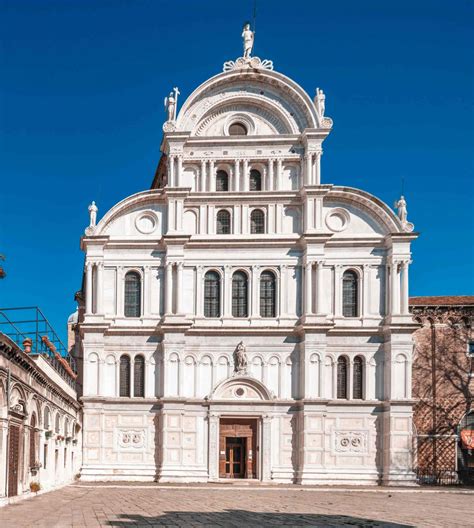 Foto della facciata della chiesa di Buttapietra