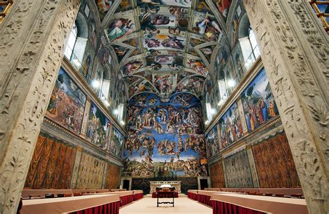 Apertura notturna dei Musei Vaticani con la Cappella Sistina illuminata