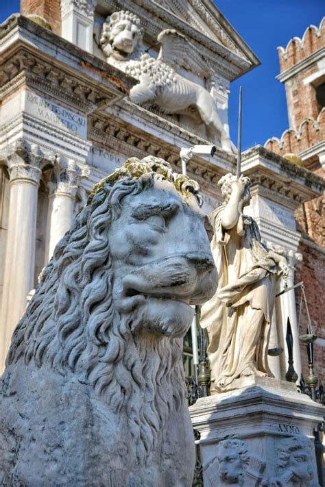 Leone alato di San Marco con libro aperto e la frase Pax tibi Marce Evangelista meus