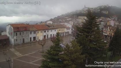 Vista panoramica di Castiglione Messer Marino con la chiesa in posizione elevata