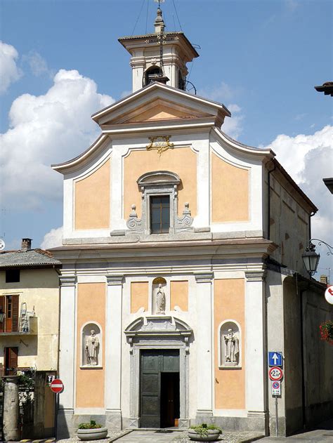 Veduta architettonica esterna della Chiesa della Beata Vergine Immacolata con evidenza dei prospetti in laterizio