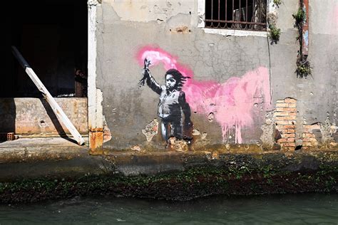 opera di street art di Banksy 