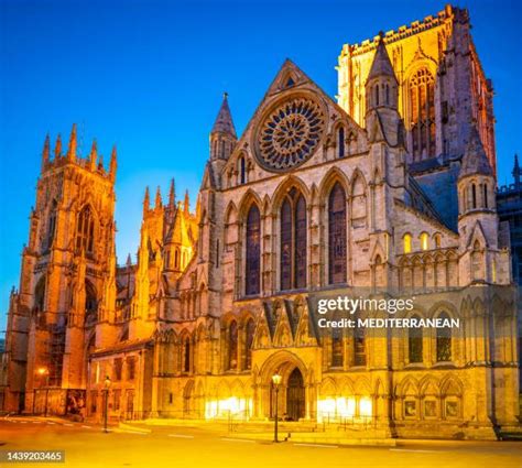 Foto panoramica della Cattedrale di York al tramonto