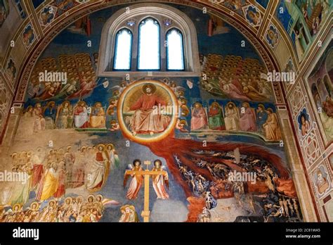 Dettaglio di un affresco nella chiesa