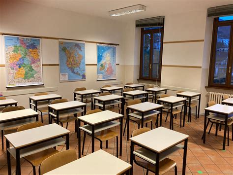 Illustrazione storica di una classe nelle scuole pontificie
