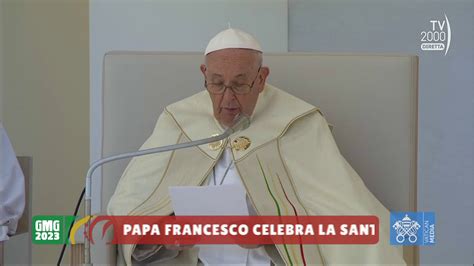 Papa Francesco durante la recita del Rosario con i giovani alla GMG di Fatima 2023