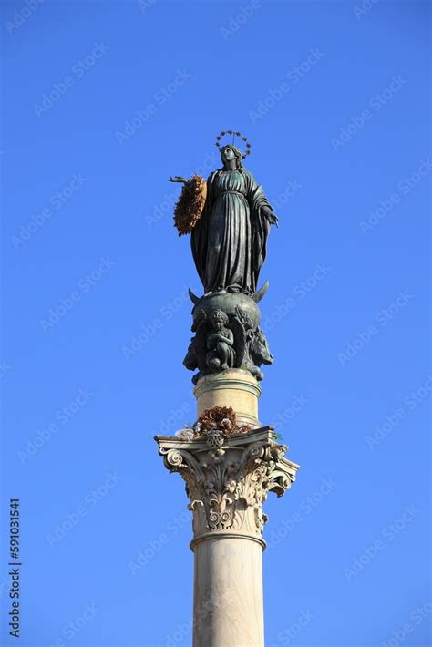 Schema che illustra la composizione della Colonna dell'Immacolata con dettagli delle statue e dei bassorilievi
