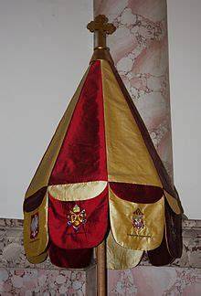 Ombrellone papale (umbraculum) in una basilica