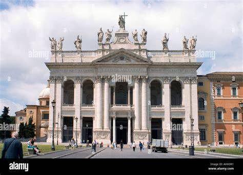 Facciata della Basilica di San Giovanni in Laterano
