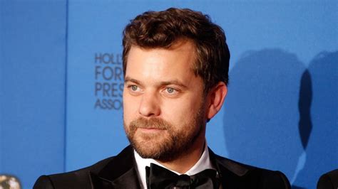 Ritratto dell'attore Joshua Jackson nel ruolo di Peter Bishop