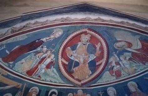 Foto della lunetta della Madonna del Latte ritrovata nel Santuario
