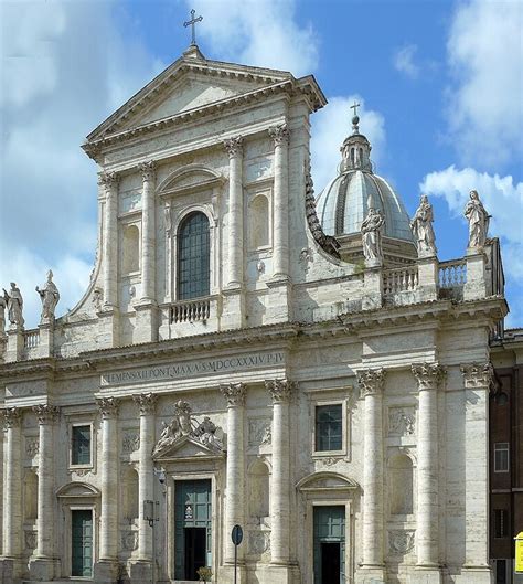 Foto della facciata della Parrocchia di San Giovanni Battista dei Fiorentini