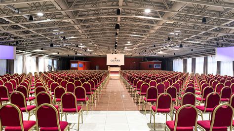 Foto di una sala congressi allestita per un evento presso l'Hotel Giubileo