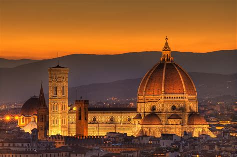 Foto dell'assemblea della CEI a Firenze o in altro luogo storico