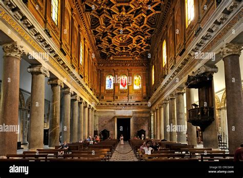 soffitto ligneo a cassettoni del Domenichino nella Basilica di Santa Maria in Trastevere