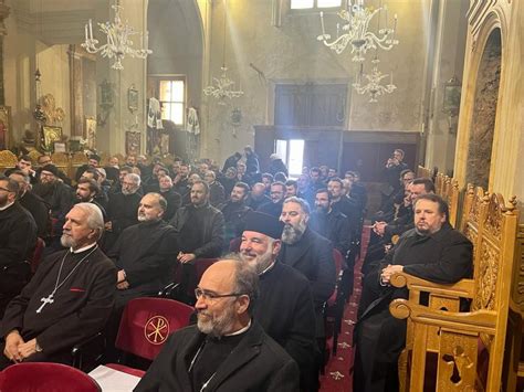 Sacerdoti in conferenza o lezione