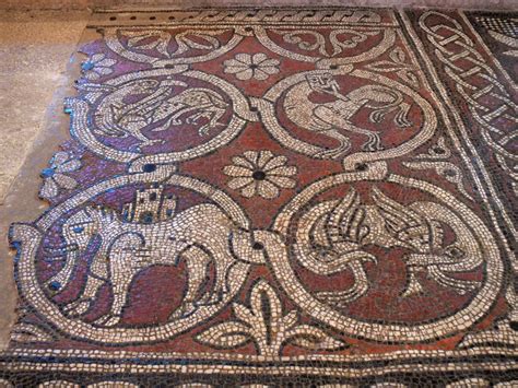 Mosaici della chiesa abbaziale di Ganagobie