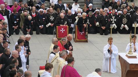 Foto storica di un pellegrinaggio dell'Ordine di Malta a Lourdes