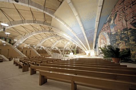 Architettura esterna della Nuova Chiesa di San Pio progettata da Renzo Piano