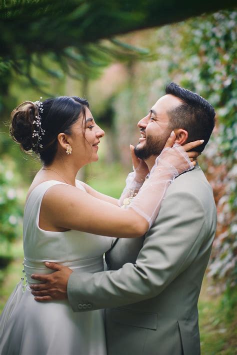 Coppia di sposi che simboleggia l'amore coniugale come vocazione
