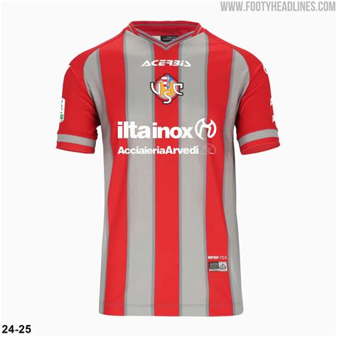 Daniele Parolini calciatore in maglia Cremonese