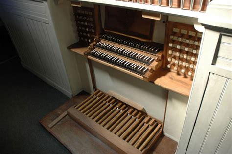 Organo a canne nella Collegiata di Santa Maria di Arona durante un concerto