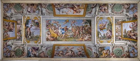 Dettaglio di un affresco quattrocentesco con il soffitto in legno dell'Eremo di Sant'Onofrio.