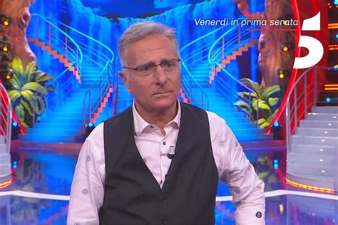 Ritratto di Rym Saidi come Madre Natura a Ciao Darwin