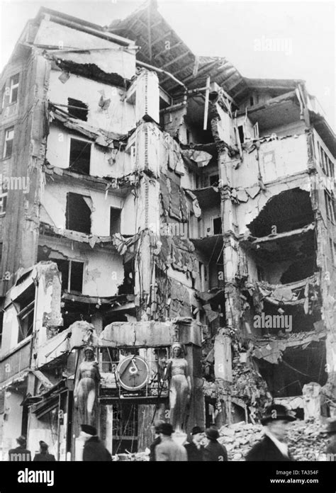 Immagini d'epoca della Foggia bombardata durante la Seconda Guerra Mondiale