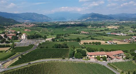 Foto panoramica della Chiesetta di Santa Rita a Colombaro di Corte Franca