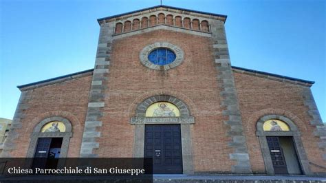 Foto esterna della Chiesa Parrocchiale di San Giuseppe a Grosseto, con la sua facciata distintiva