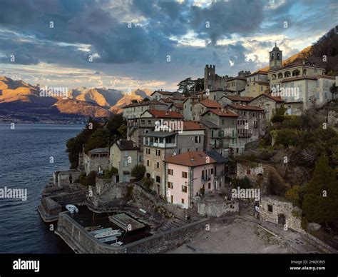 Foto panoramica del Lago di Como vista dal Santuario di Ossuccio