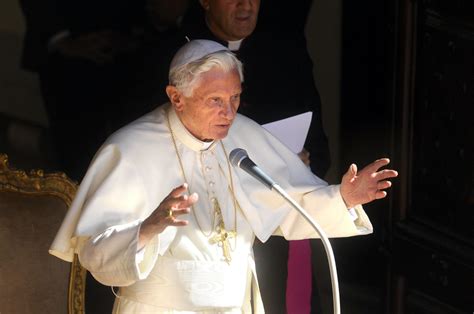 Papa Benedetto XVI durante un discorso pubblico
